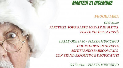 Babbo Natale in slitta per le vie della città 